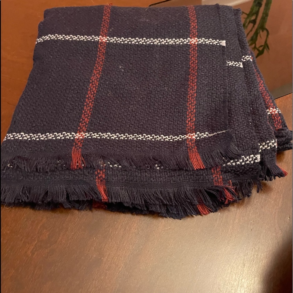D.blue white and red scarf